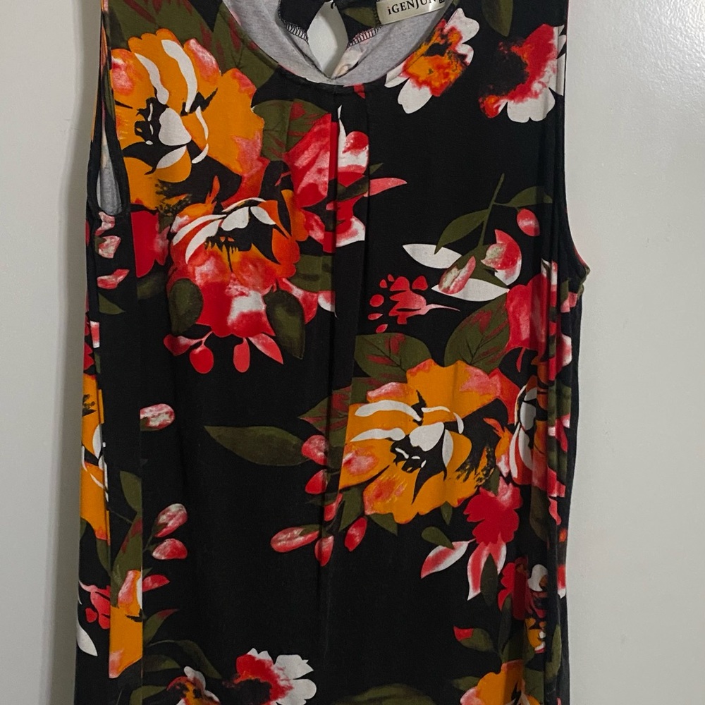 Floral Elegance Tank Top - Black and Red